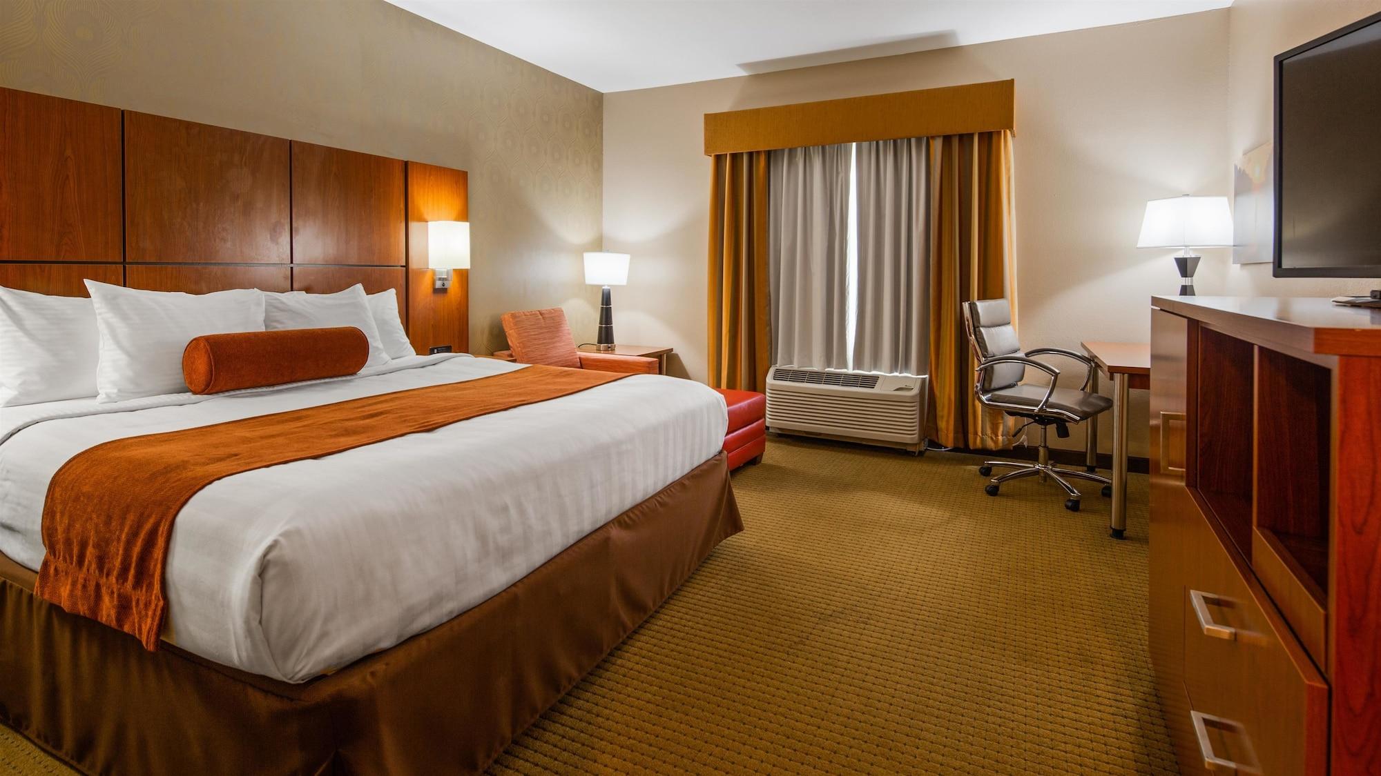 Best Western Plus Finger Lakes Inn & Suites Кортленд Экстерьер фото
