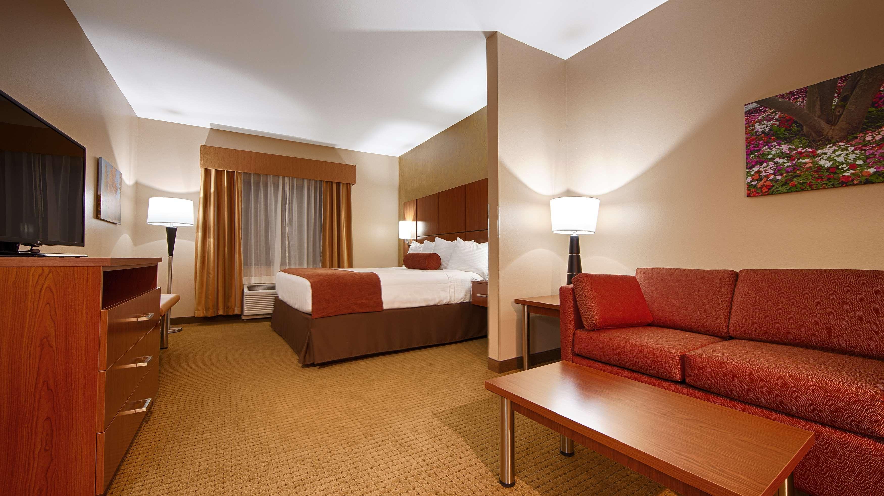 Best Western Plus Finger Lakes Inn & Suites Кортленд Экстерьер фото