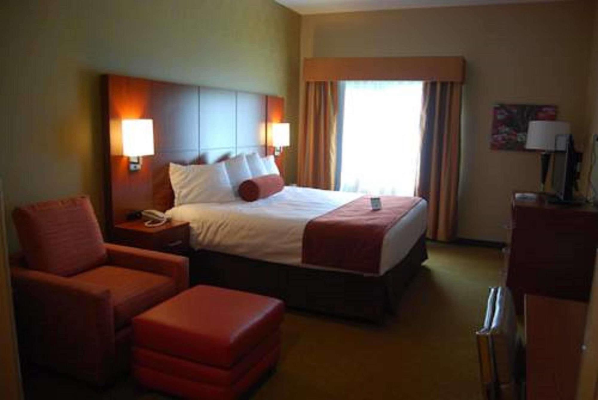 Best Western Plus Finger Lakes Inn & Suites Кортленд Экстерьер фото