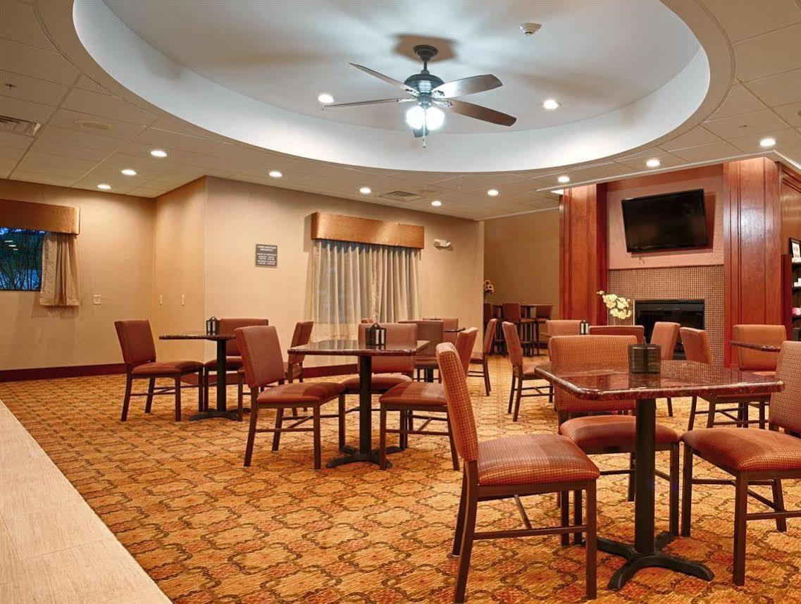 Best Western Plus Finger Lakes Inn & Suites Кортленд Экстерьер фото
